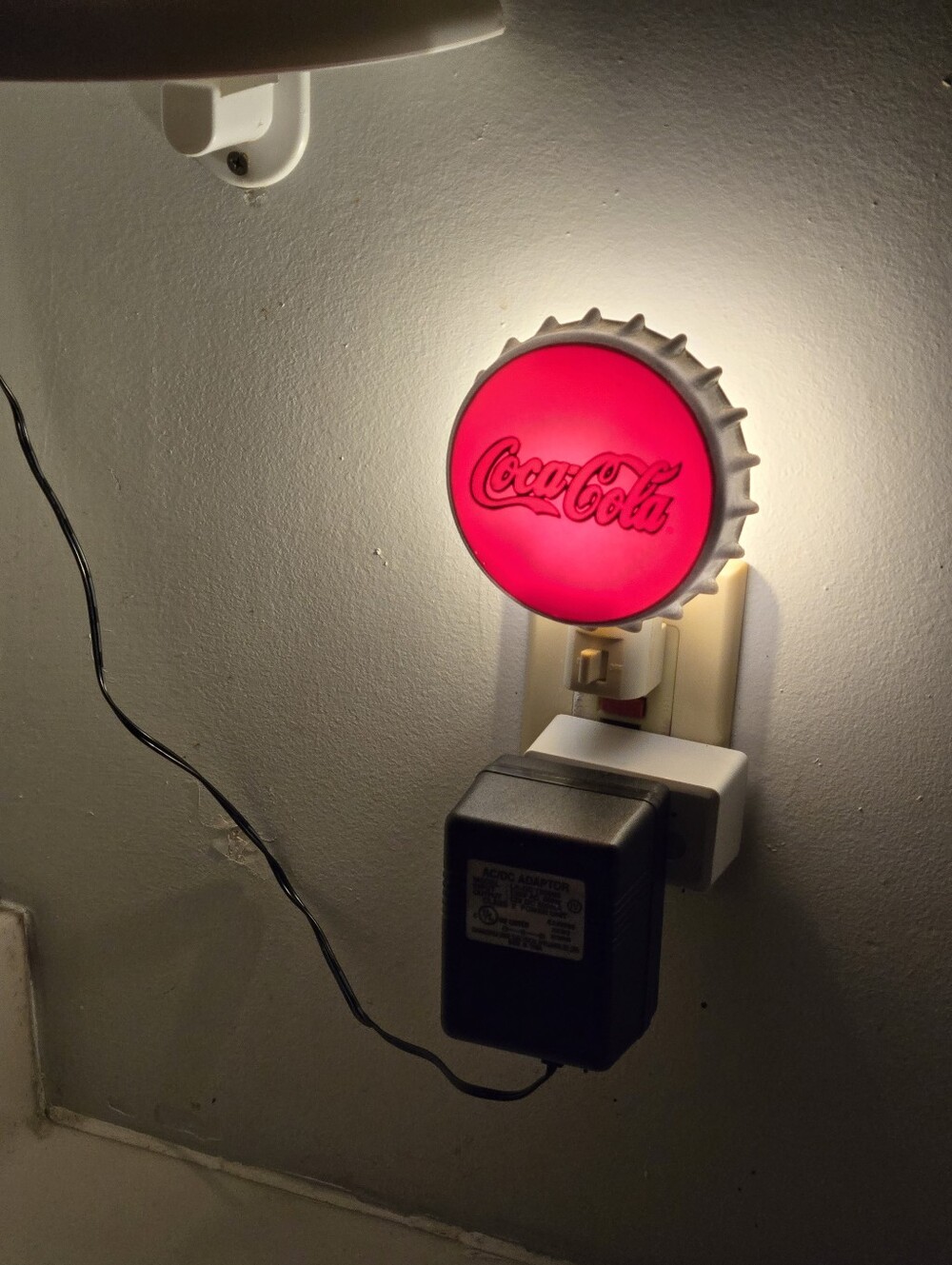 Used Coca Cola Bottle Cap Night Light Very Nice Condition. Led Bulb